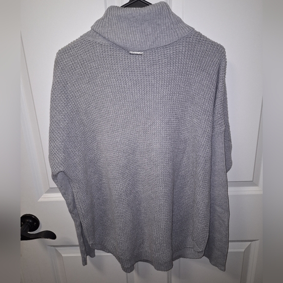 A Michael Michael Kors men's large chunky knit turtleneck sweater.  pre-loved - Picture 2 of 5